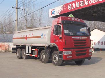解放前四后六26.6方運(yùn)油車